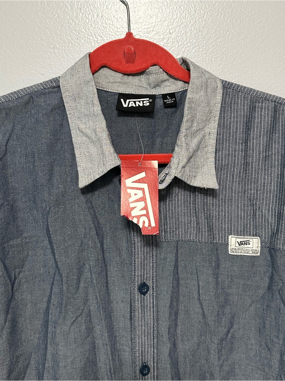 Men’s Van’s Off The Wall Large Button Up Shirt Blue Gray Logo Pocket Cotton NWT - Picture 6 of 11